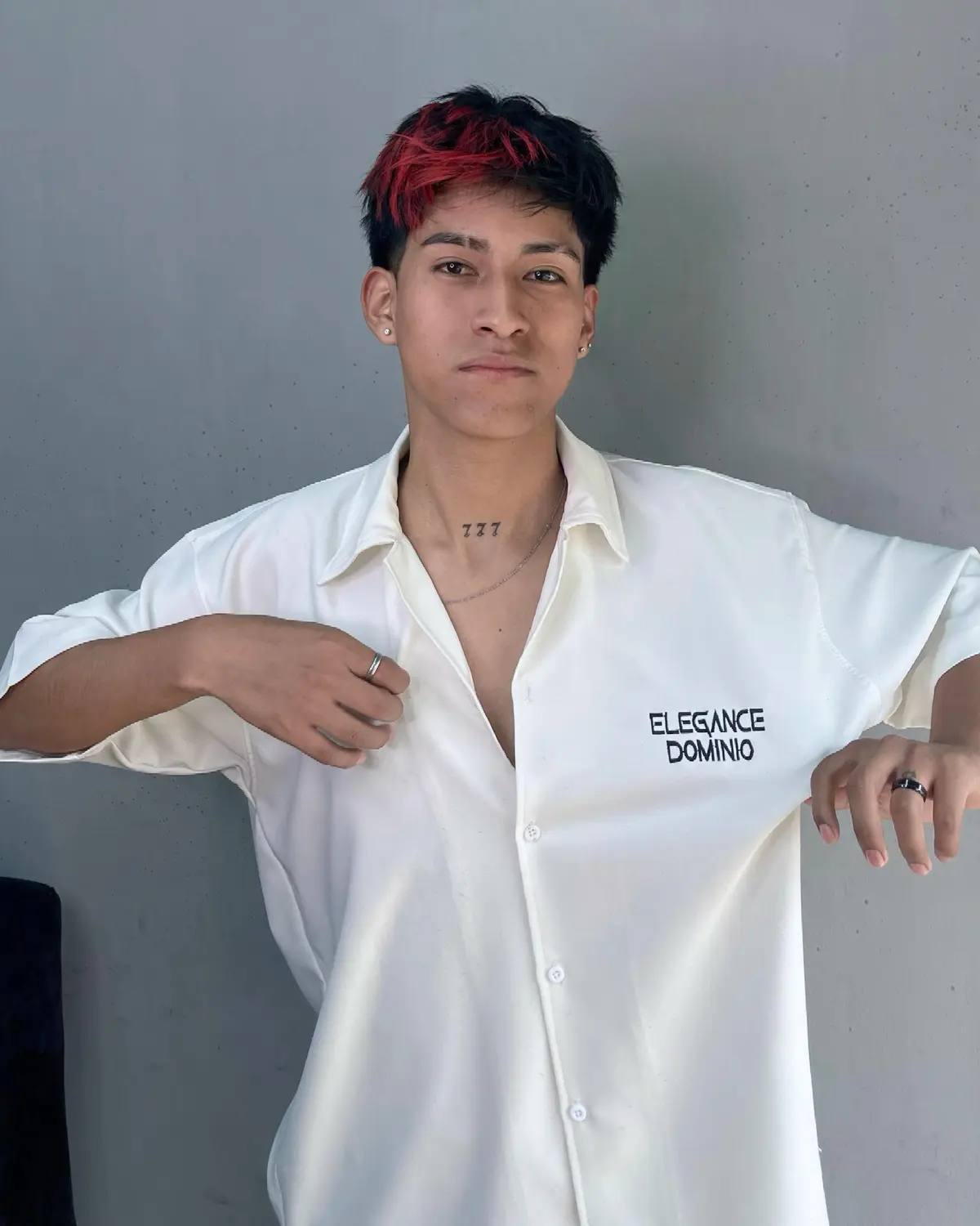 Alexis Barber, barbero en Elegance Dominio